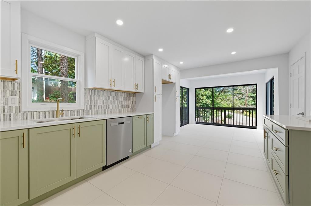 51 SE Queen Anne Drive