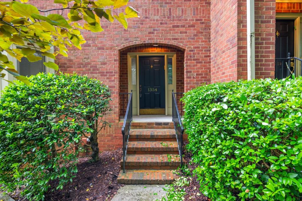 1354 Sheffield Glen Way NE