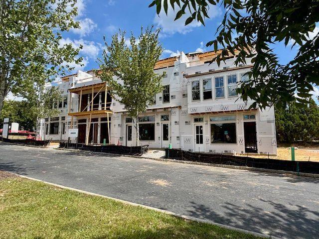 73 Bourbon Street 5