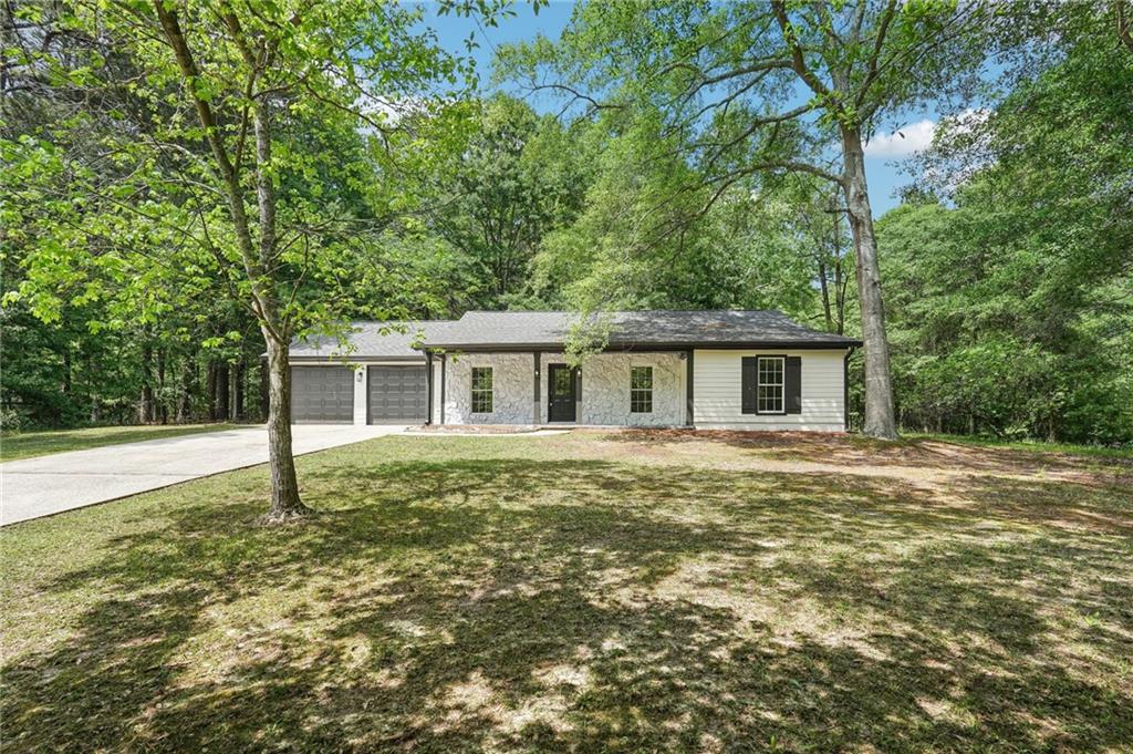 250 Huntcliff Court, Fayetteville, Georgia image 1