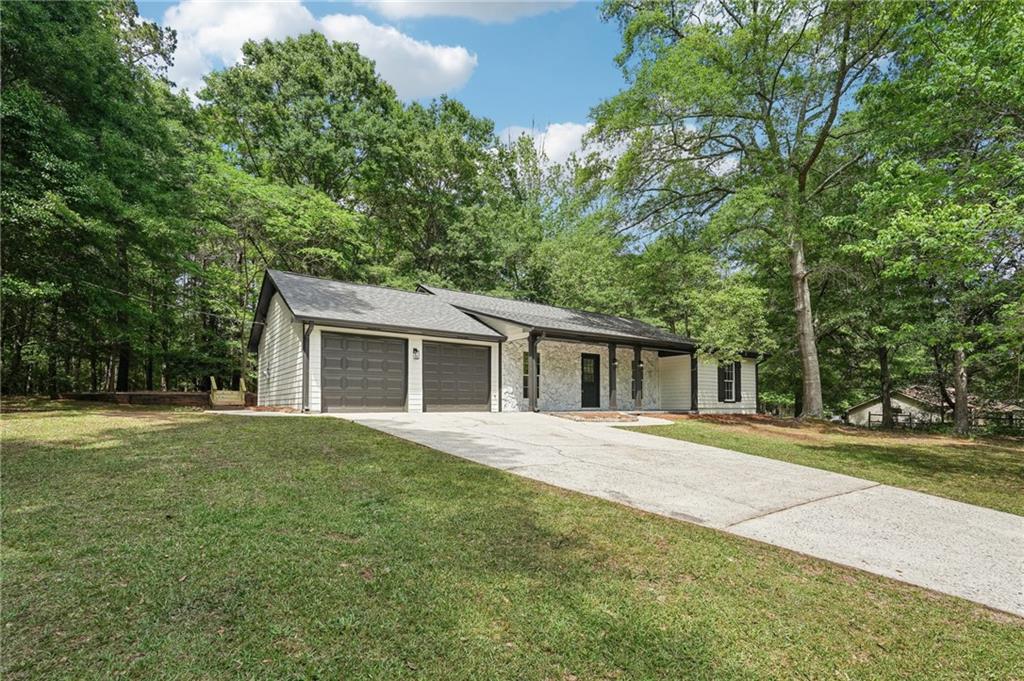 250 Huntcliff Court, Fayetteville, Georgia image 2