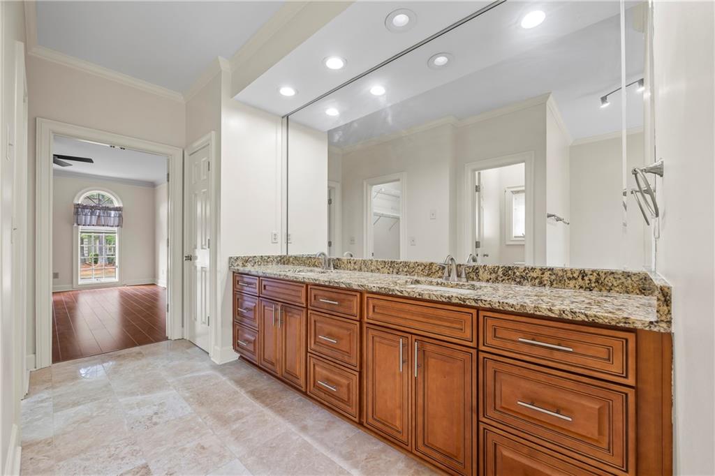 1402 Bromley Drive, Snellville, Georgia image 37