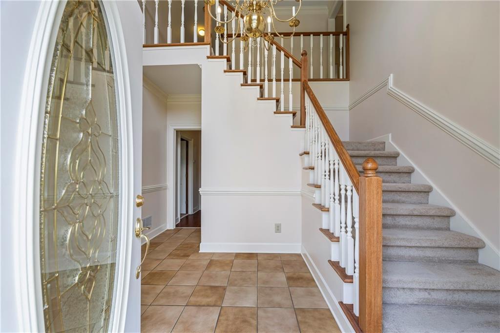 1402 Bromley Drive, Snellville, Georgia image 8