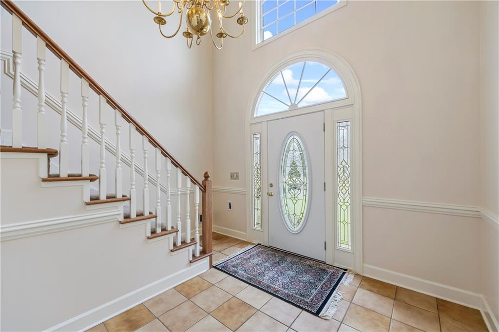 1402 Bromley Drive, Snellville, Georgia image 9
