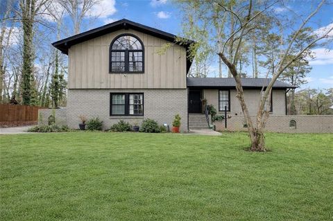 Homes For Sale - 957 Rowland Road<br/> Stone Mountain, GA 30083