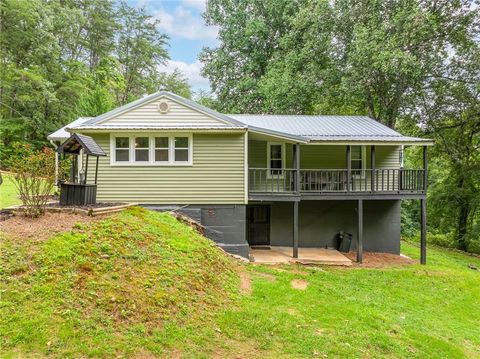 A home in Mccaysville