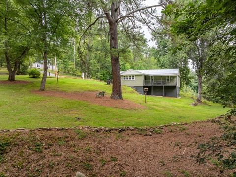 A home in Mccaysville