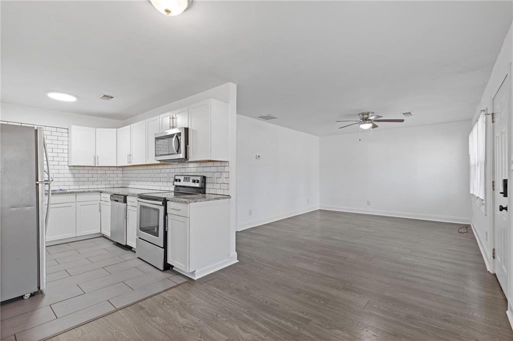 433 W Lake Avenue NW