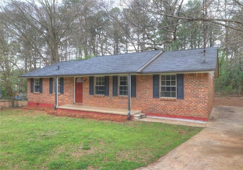 Homes For Rent - 8075 Attleboro Drive<br/> Jonesboro, GA 30238