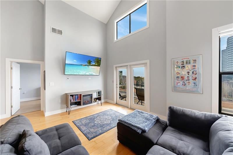 799 Hammond Drive 423