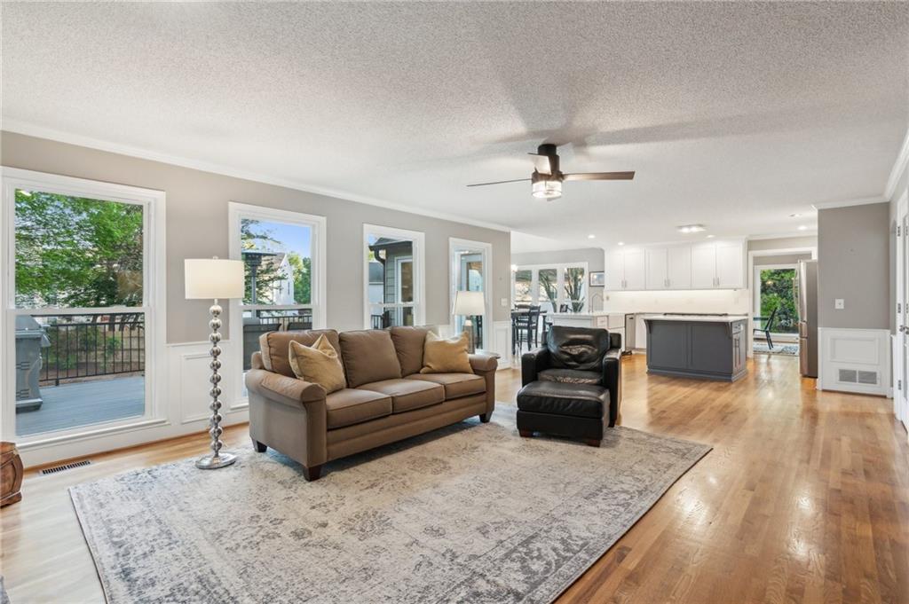422 Laurian Way, Kennesaw, Georgia image 13
