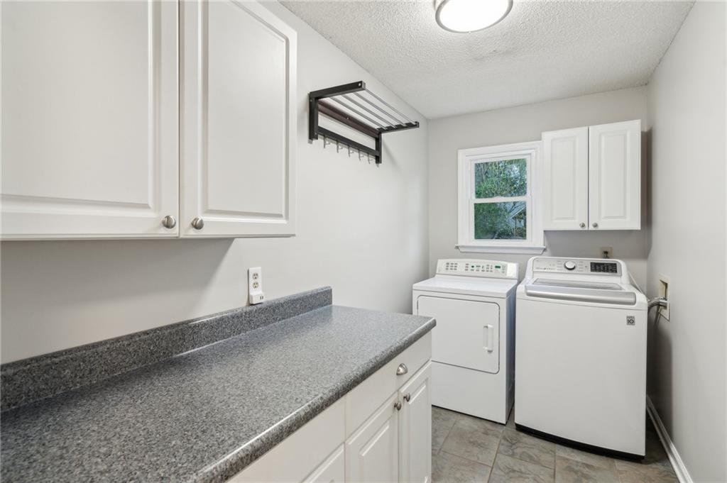 422 Laurian Way, Kennesaw, Georgia image 22