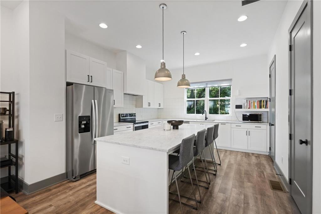 3 Becker Place NW