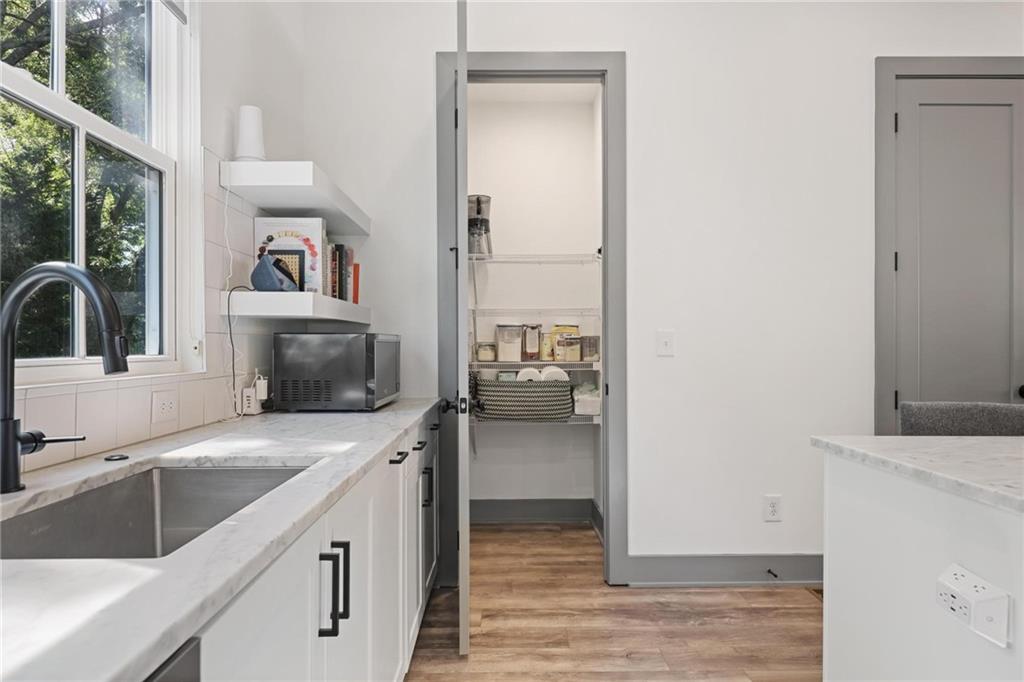 3 Becker Place NW