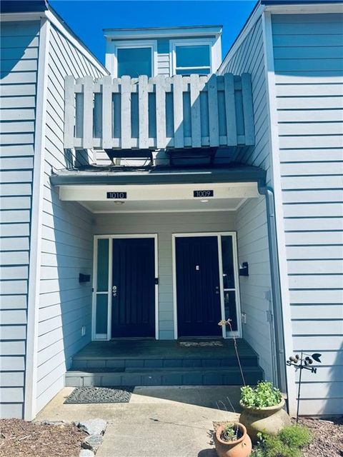 Condo For Sale - 1009 Riverbend Club Drive<br/> Atlanta, GA 30339