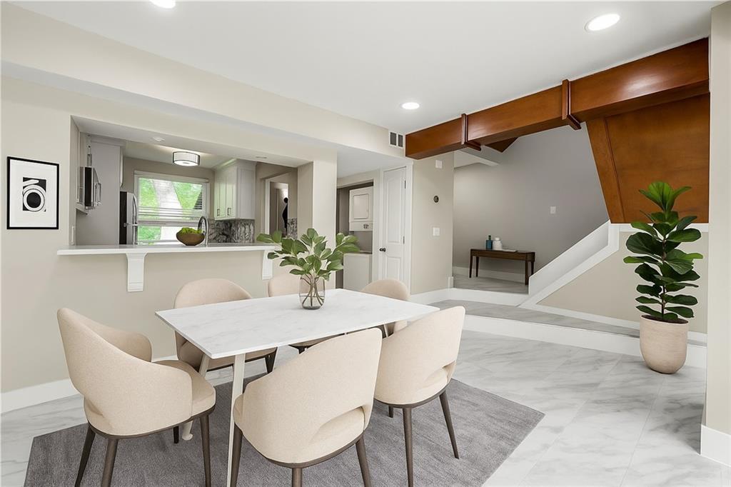 1009 Riverbend Club Drive SE