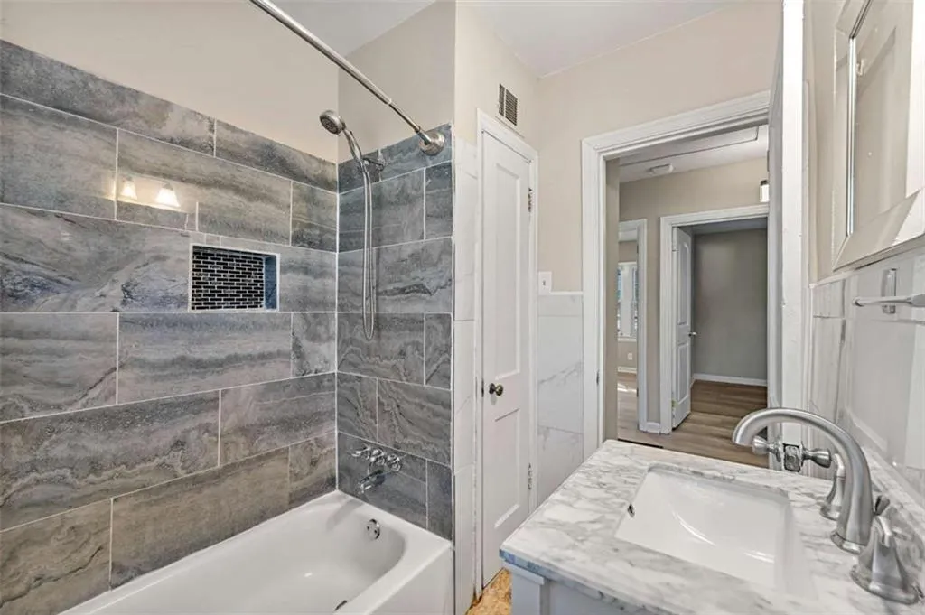 East Point, Georgia 30344, United States, 3 Bedrooms Bedrooms, ,1 BathroomBathrooms,Residential,Active,119004