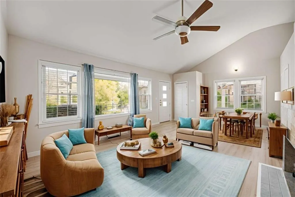 East Point, Georgia 30344, United States, 3 Bedrooms Bedrooms, ,1 BathroomBathrooms,Residential,Active,119004