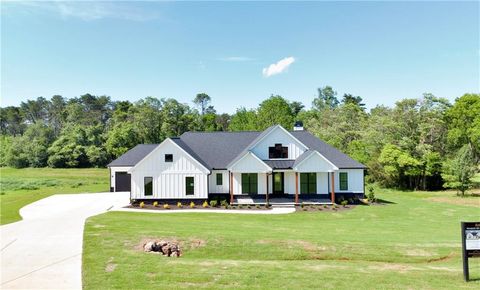 300 Eminence Peak Rydal GA 30171