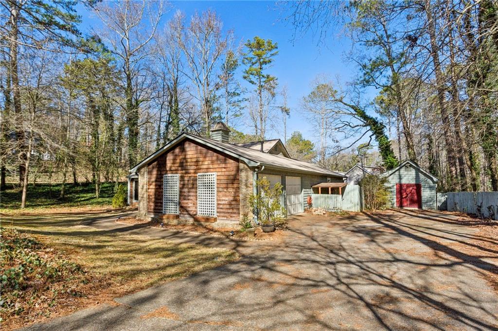 2021 N Cove Court, Marietta, Georgia image 3