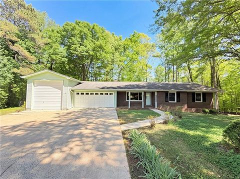 Homes For Sale - 200 Dogwood Drive<br/> Canton, GA 30114