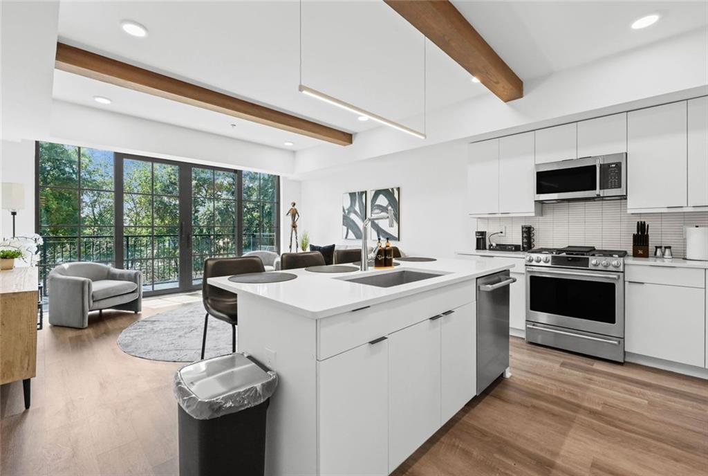 346 Peters Street SW 203