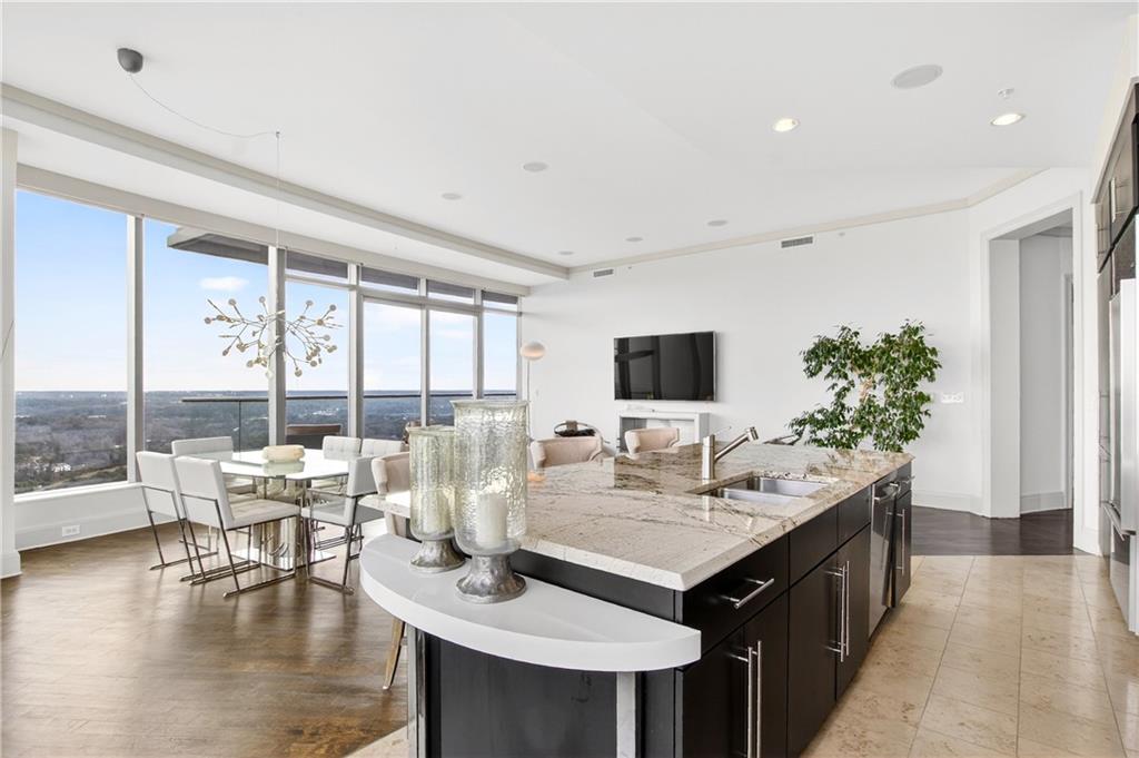 3344 Peachtree Road NE 2904