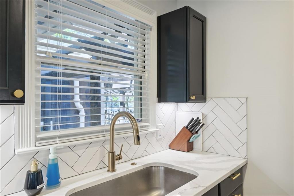 2049 Oakview Road, Atlanta, Georgia image 15