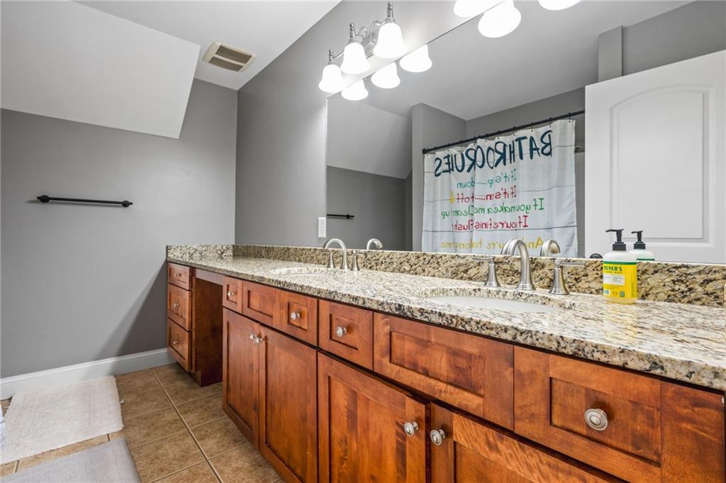 Kingston Square - Residential