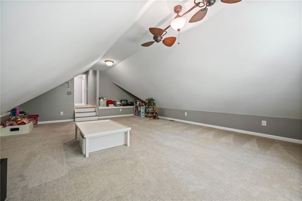 Kingston Square - Residential