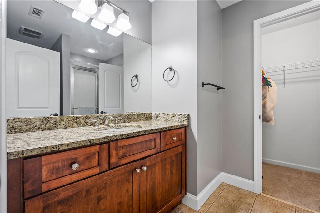 Kingston Square - Residential