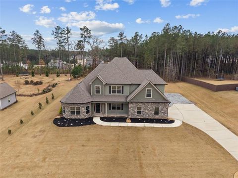 Homes For Sale - 366 Newberry Estates Crossing<br/> Senoia, GA 30276