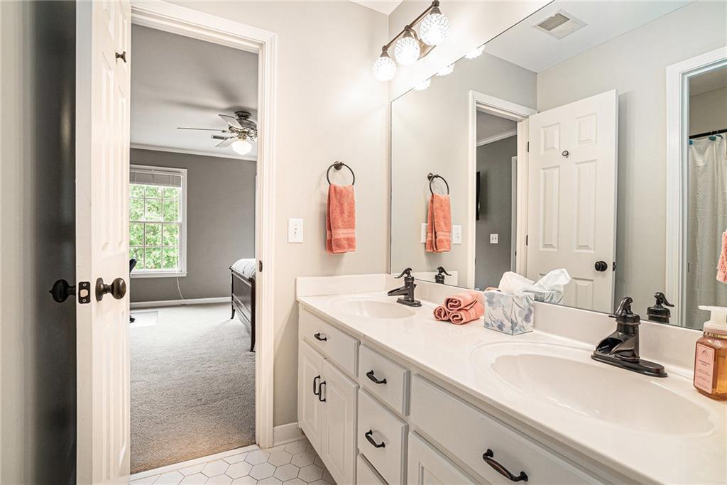 2258 Bright Water Drive, Snellville, Georgia image 32
