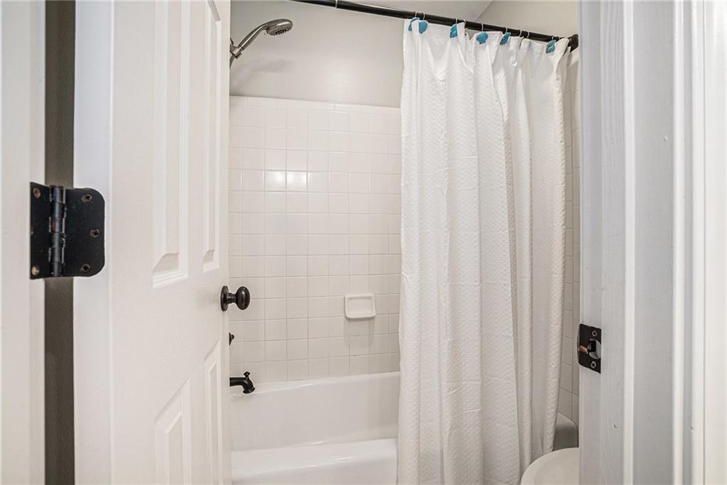 2258 Bright Water Drive, Snellville, Georgia image 33