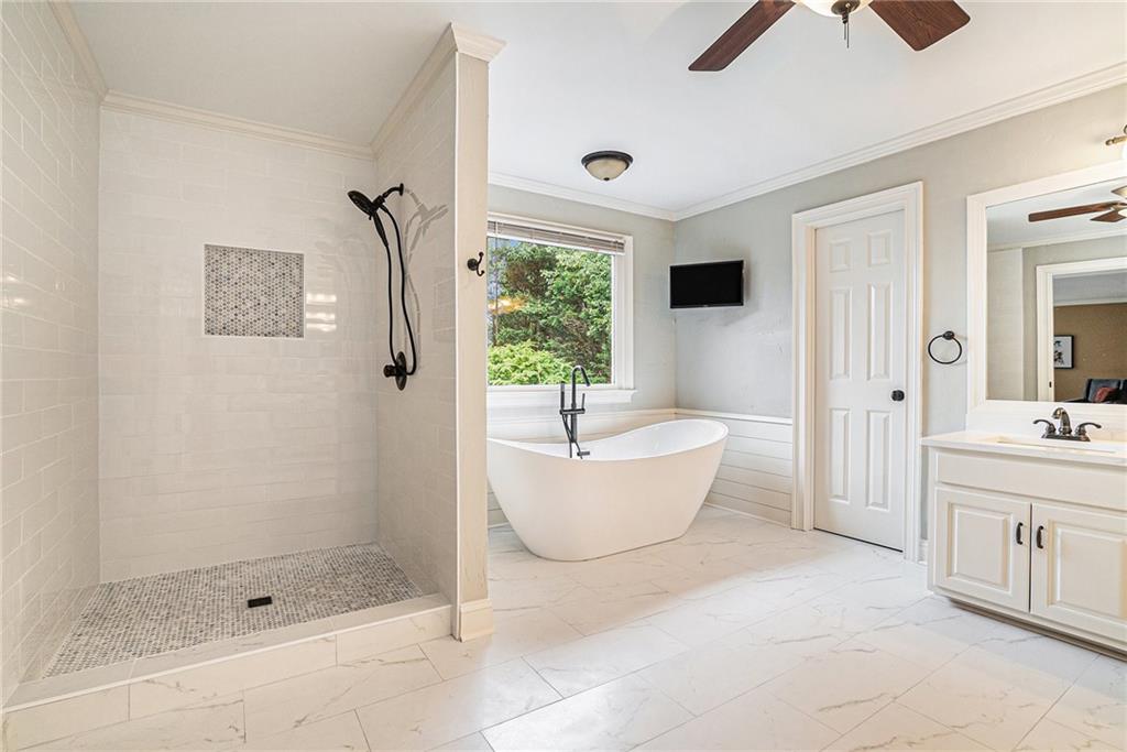 2258 Bright Water Drive, Snellville, Georgia image 26