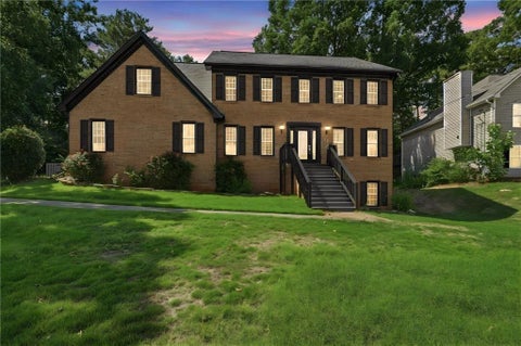 Homes For Sale - 4040 Camaron Way<br/> Snellville, GA 30039