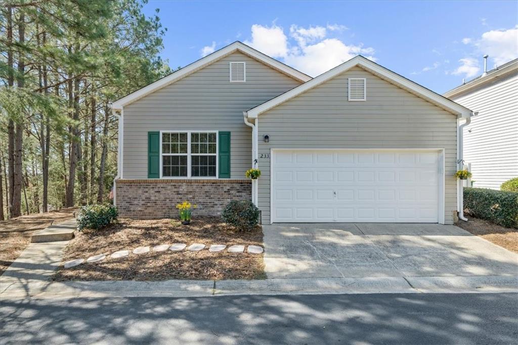 233 Hiawassee Drive, Woodstock, Georgia image 1