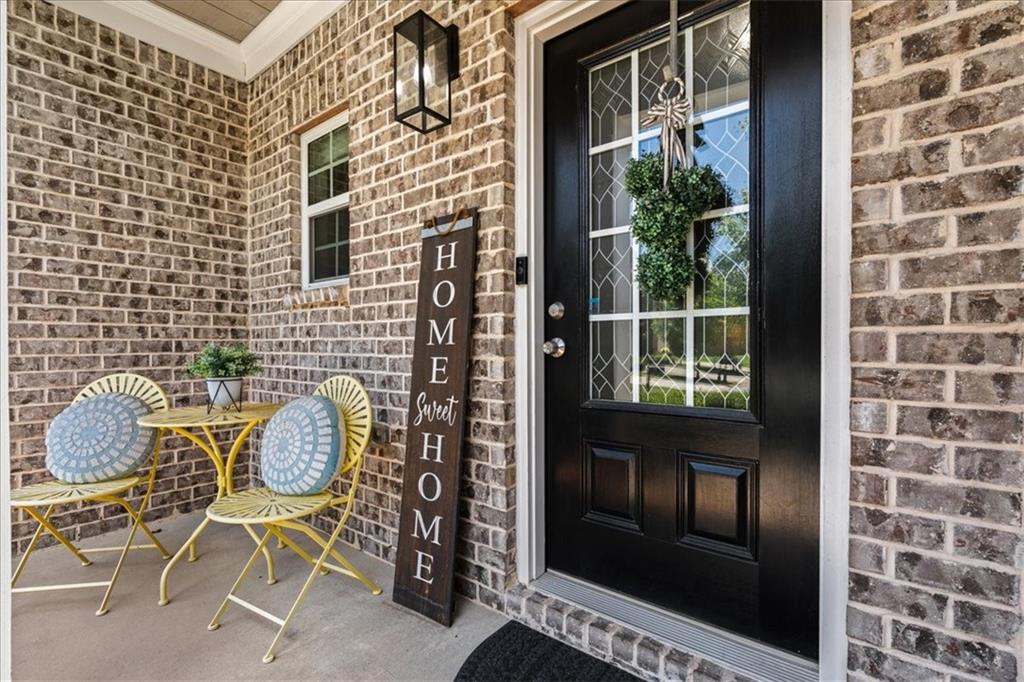 190 Spring Way Square