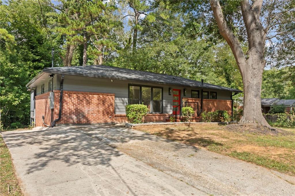 266 Simon Terrace NW