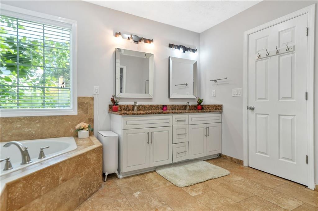 4125 Fallbrook Drive, Duluth, Georgia image 28
