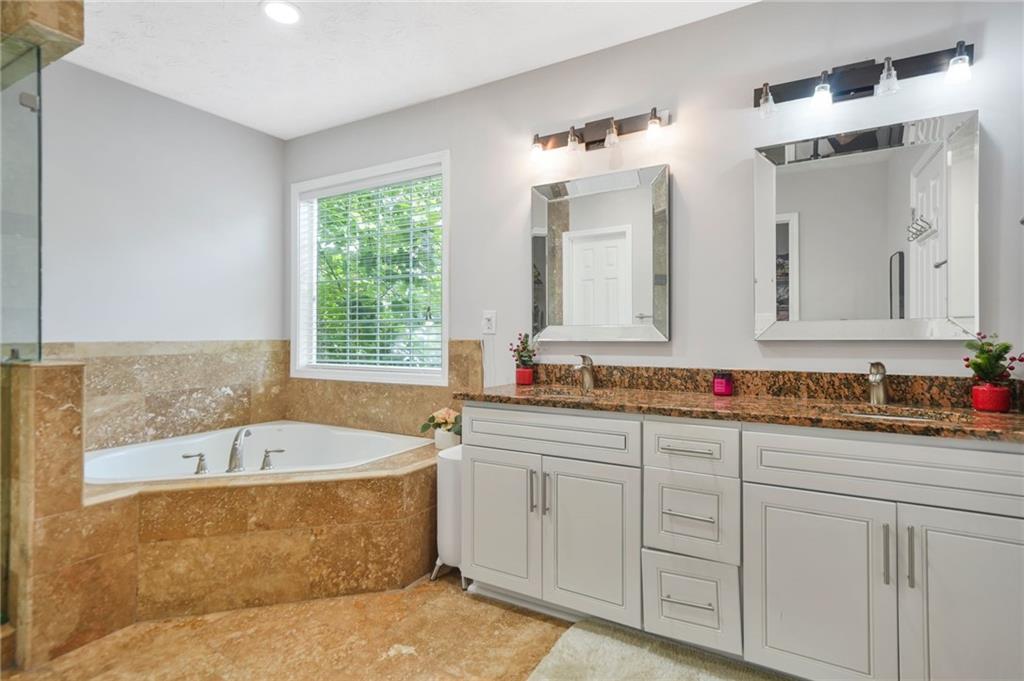 4125 Fallbrook Drive, Duluth, Georgia image 27