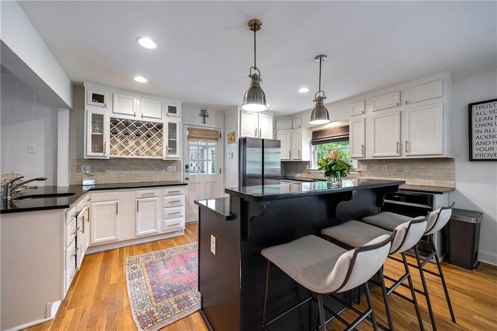 305 Montevallo Drive, Atlanta, Georgia image 8
