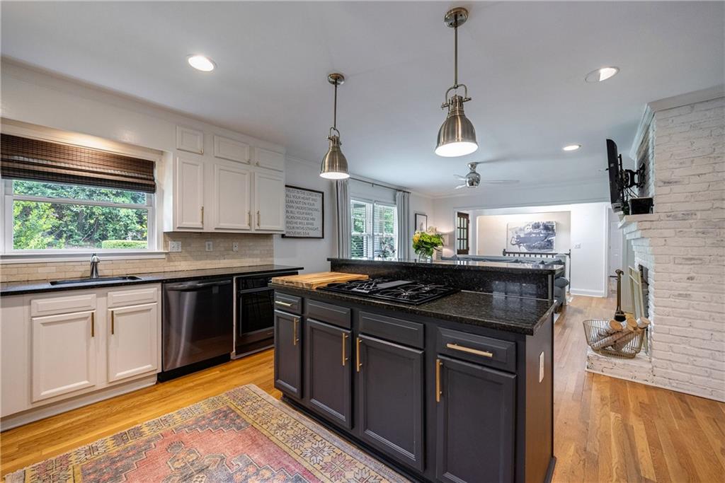 305 Montevallo Drive, Atlanta, Georgia image 9