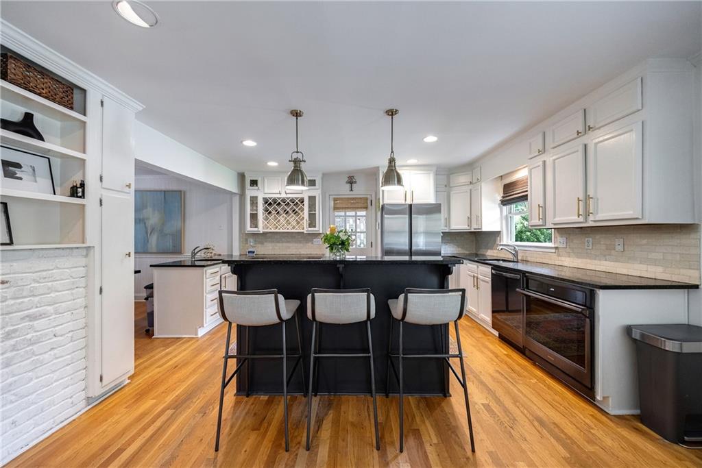 305 Montevallo Drive, Atlanta, Georgia image 7