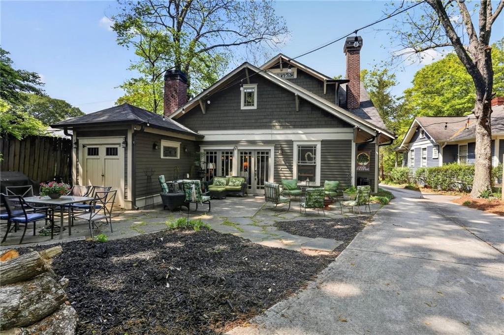 624 W College Avenue