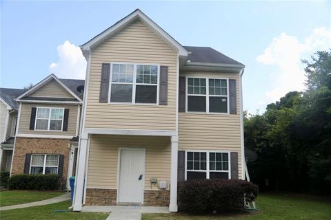 Townhouse For Sale - 2207 Bigwood Trail<br/> Atlanta, GA 30349