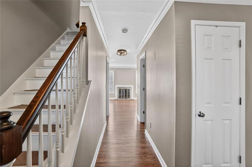 1352 Sheffield Glen Way NE