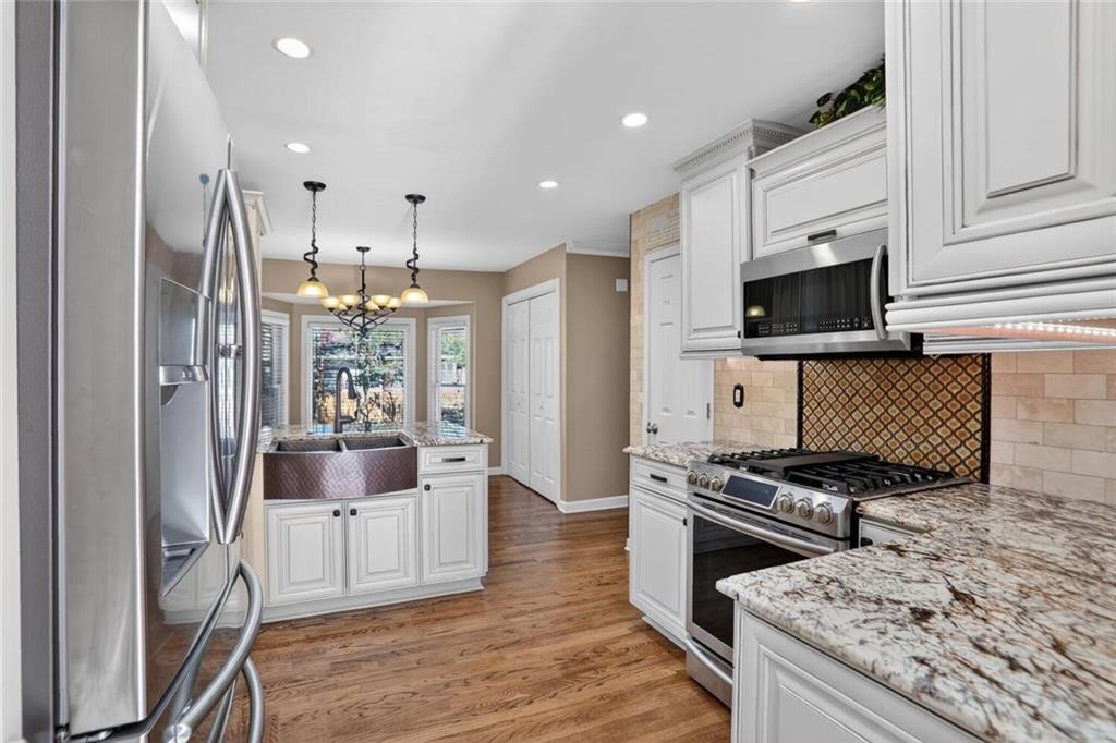 1352 Sheffield Glen Way NE