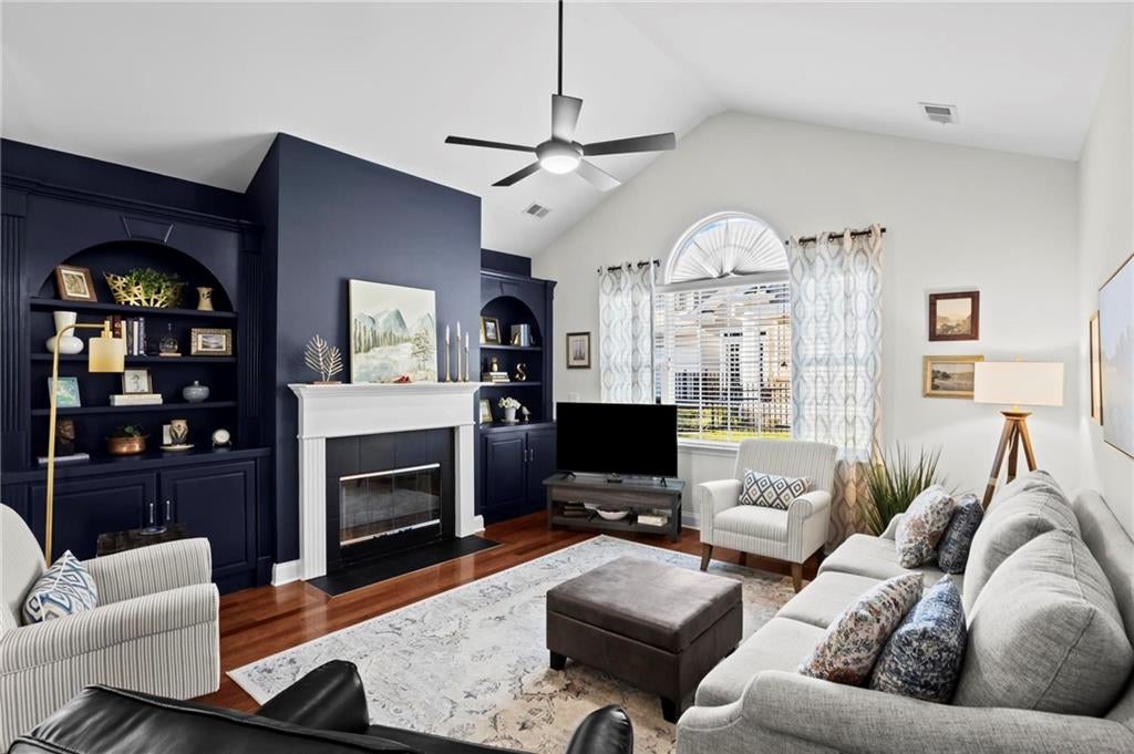 2645 Grapevine Circle