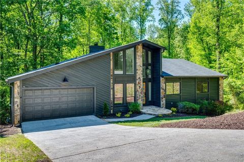 Photo of 3889 Running Fox Drive, Marietta, GA 30062 (MLS # 7373293)